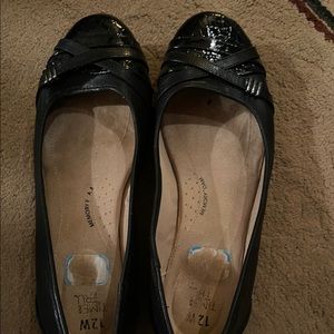 Fancy black flats